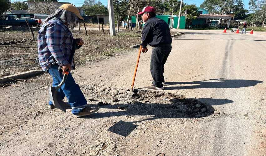 REHABILITACIÓN DE CALLES EN COLONIAS ARBOLEDAS Y PARAÍSO