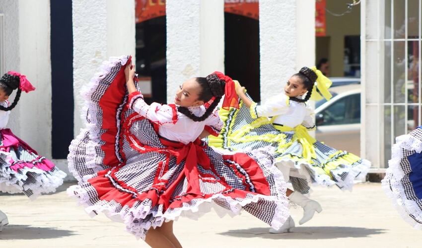 UN ÉXITO EL GRAN ENCUENTRO DE ARTESANOS Y EMPRENDEDORES
